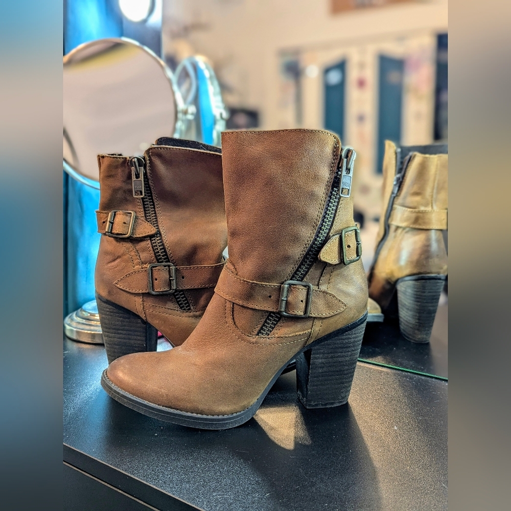 Steve Madden booties 9sz